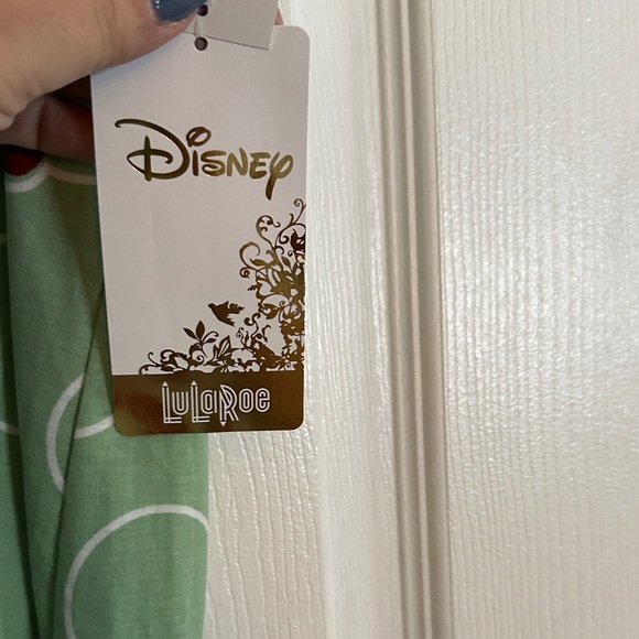 Disney Minnie Mouse LuLaRoe Green and Red Bow Accent Women's Tee - Picture 7 of 10